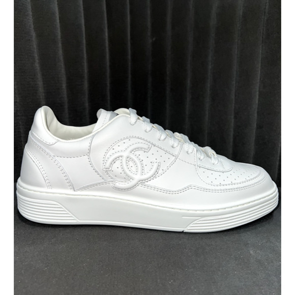 Chanel 23A White Calfskin Leather CC Logo Tie Flat Runner Trainer Sneaker 39 - Picture 2 of 12